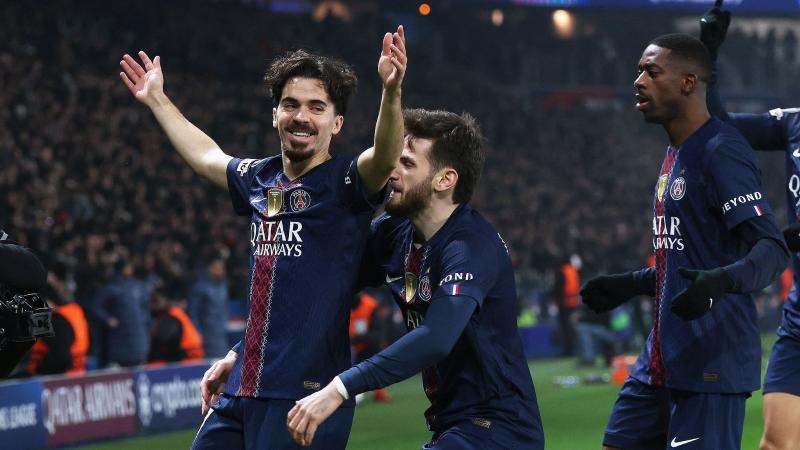 布朗33+10坎宁安空砍42分 凯尔特人终结活塞13连胜